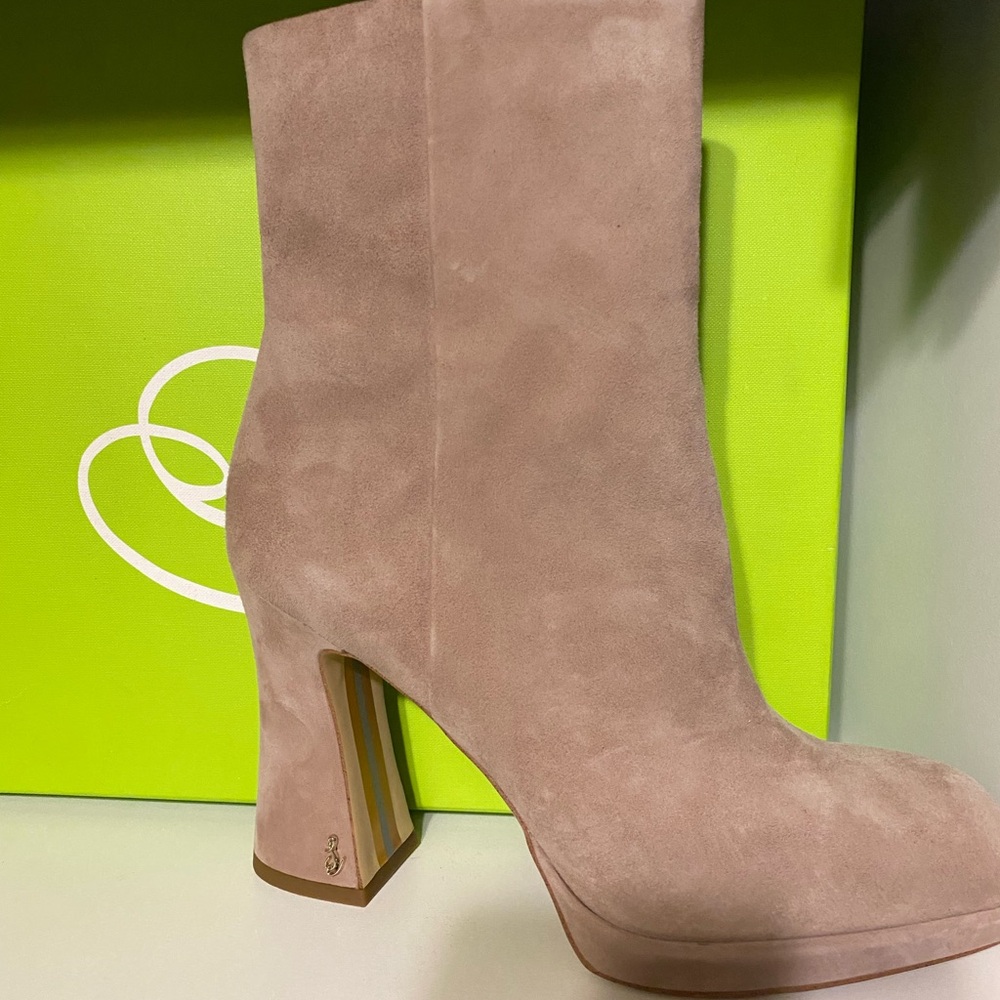 NEW Sam Edelman Jaye Platform Boot in 
CASHMERE BEIGE